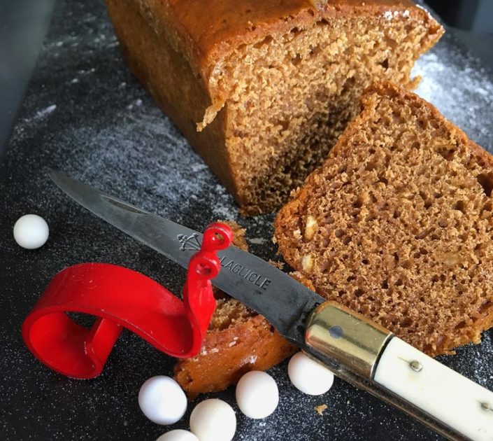 Gingerbread with mandarin candies